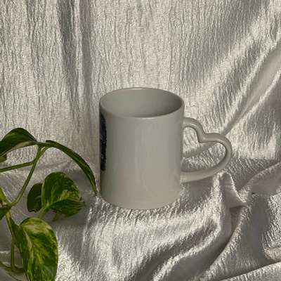 ماگ سفید دسته قلبی