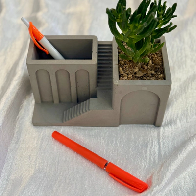 خودکار روان‌نویس نارنجی با مغزی آبی