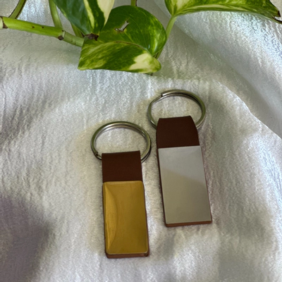 جاکلیدی چرم و فلز کوچک