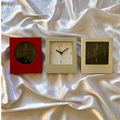 ساعت رومیزی فلزی